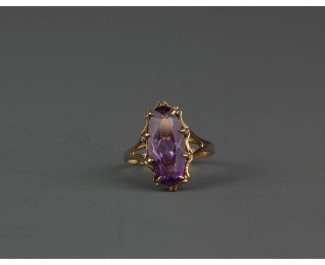 A 9ct yellow gold amethyst set ring, (M).