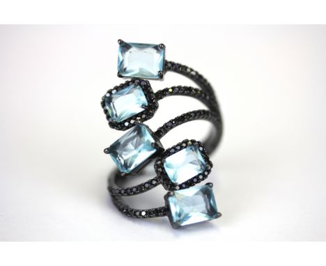 A 925 silver stone set ring, (R).
