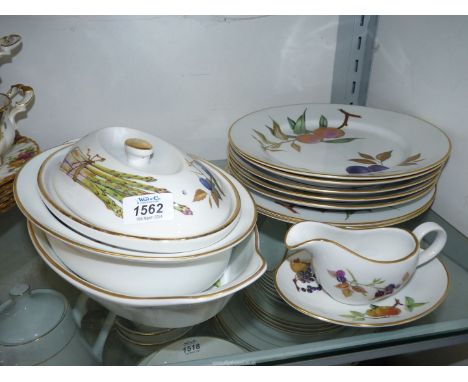A quantity of Royal Worcester 'Evesham' dinner ware including; five dinner plates, oval serving dishes, sauce boat & saucer, 