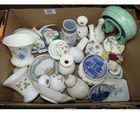A quantity of trinket pots, dishes and vases, some Wedgwood 'Wild Strawberry' and 'Clementine', West German seagull ashtray, 