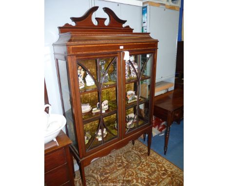 A believed Edwardian cross-banded Mahogany china Display Cabinet with light and darkwood rope patterned stringing and raised 