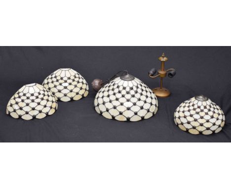 Tiffany-style leaded cream ground with roundels ceiling pendant light (40cm diameter), together with a pair of matching wall 