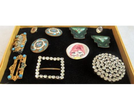 A pair of early 20th century French gilt metal and enamel buttons, together with a pair of Art Deco green enamel and jade mou