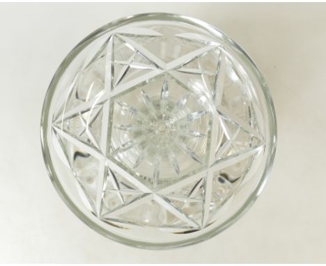 Vintage lead crystal large centrepiece bowl: An excellent quality lead crystal centrepiece, height 31cm diameter 31cm.