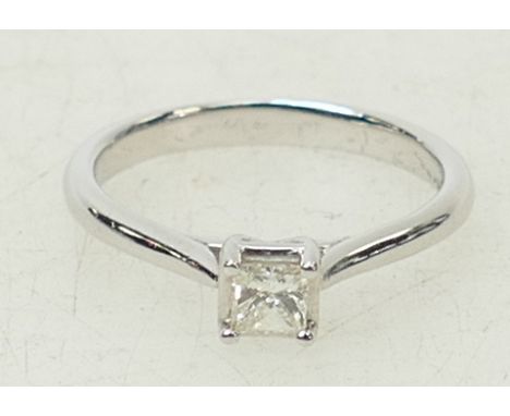 18ct white gold Solitaire Diamond ring: Princess cut ring approx .25ct, size O, 3.5grams.