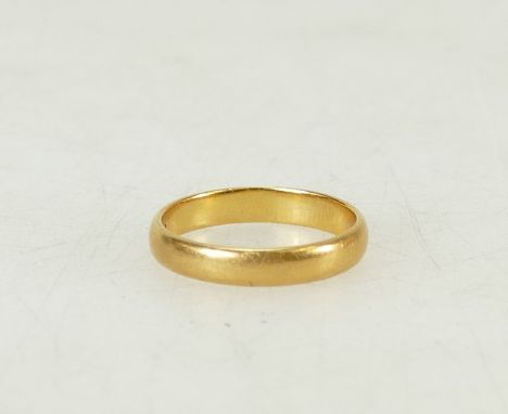 22ct Wedding ring: Ring size M, 3.5 grams.