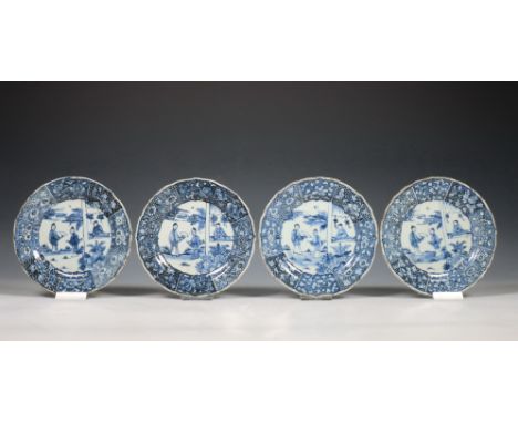 Delft, blauw-wit aardewerken Chinoiserie schoteltjes, 18e eeuw, gedecoreerd in Kangxi-stijl met figuren bij een paviljoen (fr