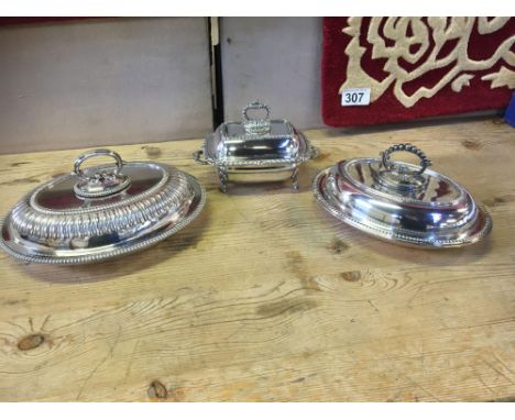  Sale Item:    3 PLATED SERVING DISHES   Vat Status:   No Vat   Buyers Premium:  This lot is subject to a Buyers Premium of 1