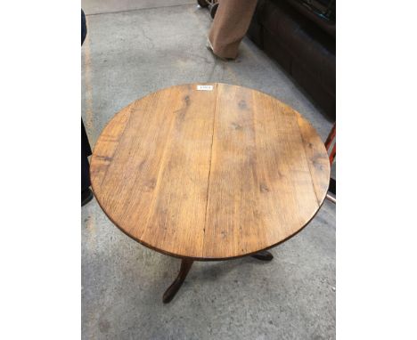  Sale Item:    OAK PEDESTAL TABLE (AF)   Vat Status:   No Vat   Buyers Premium:  This lot is subject to a Buyers Premium of 1