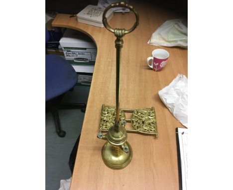  Sale Item:    BRASS OIL LAMP &amp; BOOK SHOE   Vat Status:   No Vat   Buyers Premium:  This lot is subject to a Buyers Premi