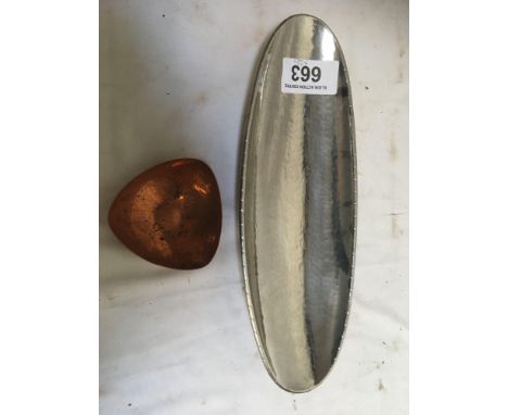  Sale Item:    2 PCS KESWICK WARE   Vat Status:   No Vat   Buyers Premium:  This lot is subject to a Buyers Premium of 15% + 
