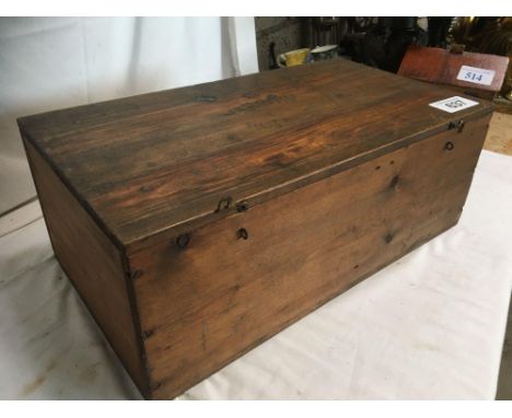  Sale Item:    BOXED YARROW HOT PLATE   Vat Status:   No Vat   Buyers Premium:  This lot is subject to a Buyers Premium of 15