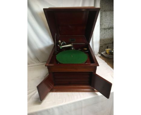  Sale Item:    BARCAROLLE GRAMOPHONE   Vat Status:   No Vat   Buyers Premium:  This lot is subject to a Buyers Premium of 15%