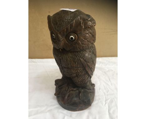  Sale Item:    WOODEN OWL TOBACCO BOX (AF)   Vat Status:   No Vat   Buyers Premium:  This lot is subject to a Buyers Premium 