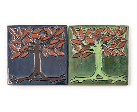 Laeuger, Max (1864-1952, Tonwerke Kandern 1895-1913) Olivenbaum  Zwei Fliesen: a) Rostrot und Grün, b) Rostrot und Blau. D. 2