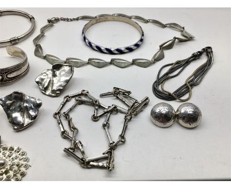 Collection of Vintage Silver Jewellery weight 148g  