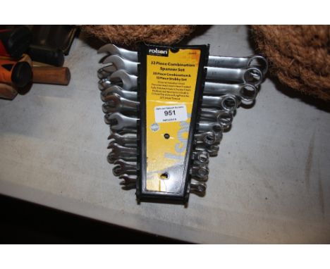 A Rolson 32 piece spanner set (54) 