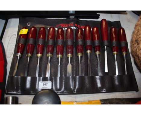 A Nielson 12 piece carving chisel set (5)