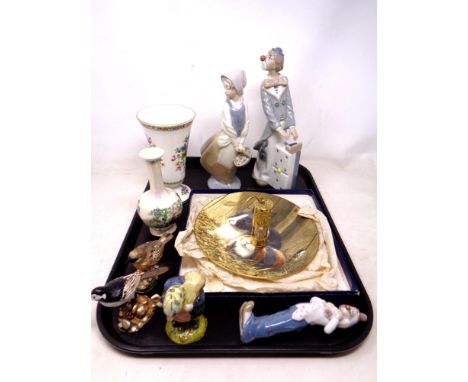 A tray containing assorted ceramics including Spanish figures, Beswick Beatrix Potter figure, Tommy Brock boxed collectors pl