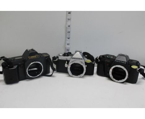 Three assorted vintage camera bodies 