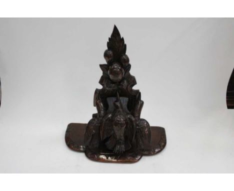 Impressive late 19th century Black Forest Style carved oak wall bracket with carved decoration depicting birds and fruit, app