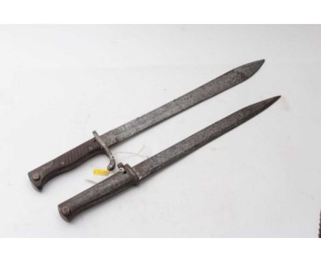 First World War Imperial German Ersatz all steel bayonet and German Butcher bayonet (2)Condition report: The butcher bayonet 