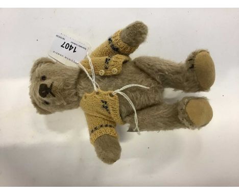 Small Steiff bear C 1950's. Steiff button in ear, pale mohair plush, stitched nose and claws and amber glass eyes. Approximat