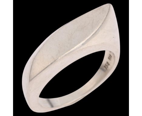 DANSK SUPERMARKED INDKOB - a Danish modernist sterling silver geometric abstract ring, setting height 6.6mm, size O, 7.1g . C
