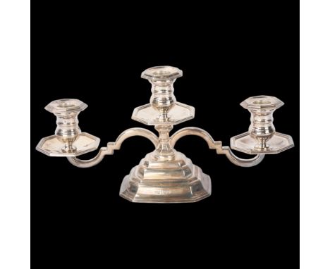 An Elizabeth II silver 3-light table candelabra, Mappin & Webb, Sheffield 1969, with octagonal removeable sconces and drip tr