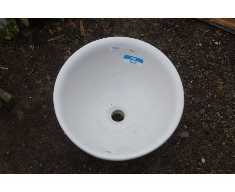 A Roca ceramic hand basin (As new)