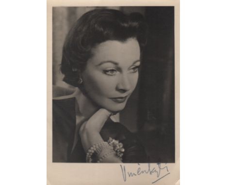 LEIGH VIVIEN: (1913-1967) English Actress, Academy Award winner. Vintage signed 4.5 x 6.5 photograph of the actress in a head