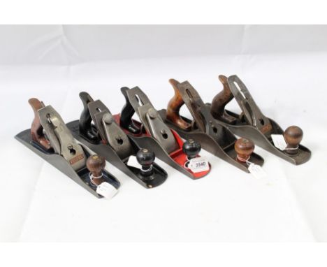 Five vintage smoothing planes - including two Rapier 500, one Record No. 05, one Stanley No. 5 and one other marked - Made in