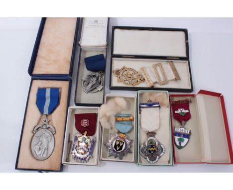 Collection of silver and enamel Masonic jewels in boxes (7)