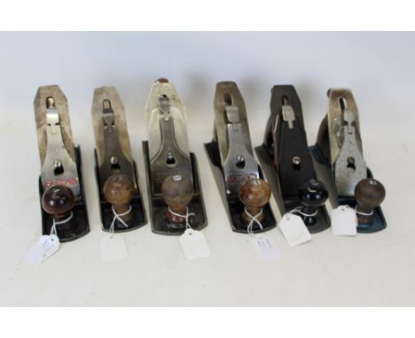 Six vintage smoothing planes - including one Stanley No. 4½, two Rolson No. 4, one Rapier 400 and two unnamed, No. 4