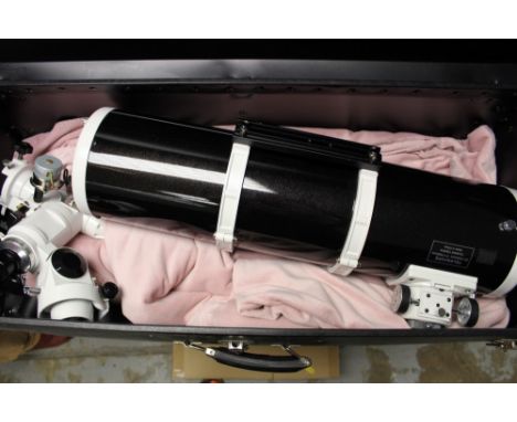 Sky-watcher Astronomical telescope in case with tripod and accessories