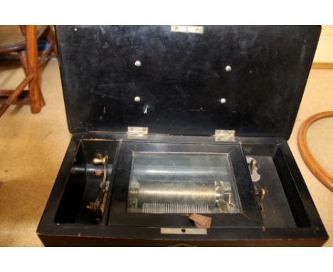 Early 20th century Swiss musical box in rosewood case with 8cm comb, the case 29.5cm overall