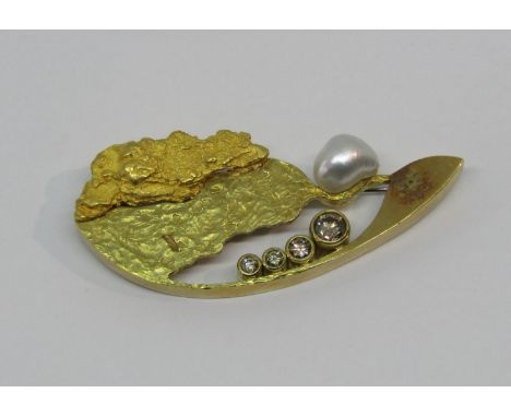 Abstract yellow metal brooch set with a pearl and four graduated brown diamonds, possibly by Australian jeweller Linneys, 13g