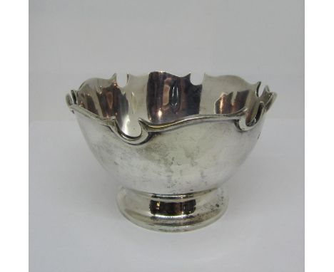 An Irish sugar basin in the form of a Monteith, Dublin 1899, 5.5oz 