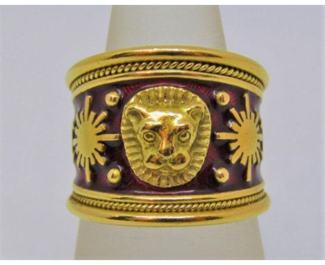 Elizabeth Gage 18ct Leo Zodiac ring with red enamel decoration, size N, 12.4g, with suede pouch