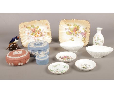 A collection of miscellaneous ceramic's. Wedgwood 'Jasperware' trinkets, Royal Worcester pin dishes, Wedgwood 'Wild Strawberr