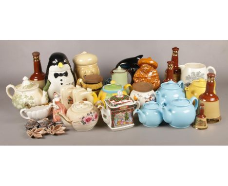 A large quantity of collectable ceramics. To include a series of novelty Sadler teapots, Spode water jug, Wade Bell's Whiskey