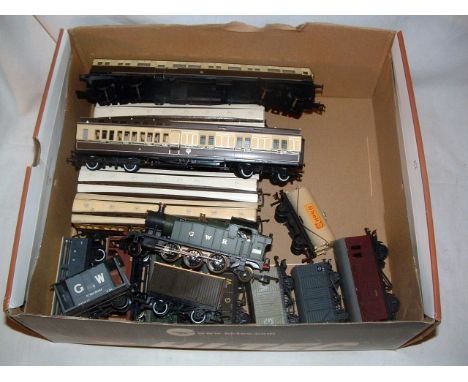 A tray containing a LIMA 205111 GWR 45XX 2-6-2T no 4589, an Airfix Chocolate/Cream Autocoach, a R436 Clerestory Brake (all Go