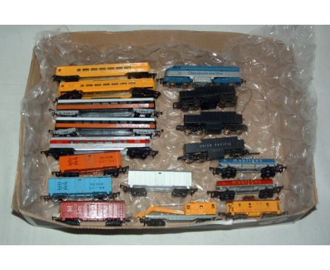LONE STAR OOO Electric - a tray containing 3 x Union Pacific Baldwin motorised Tenders (working - 2 missing Tender Tops), EL6