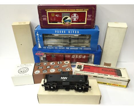 ATLAS/INTERMOUNTAIN/PECOS RIVER/MTH - 9 x American Freight Wagons - Atlas 9406-2 Boxcar (Mint Boxed) and 3 Boxcars and a Cabo