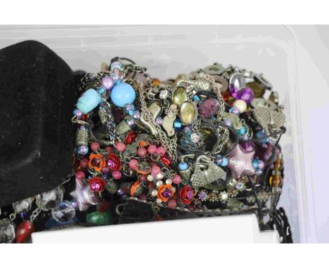 Collection of mixed vintage &amp; other Costume jewellery etc to include Silver