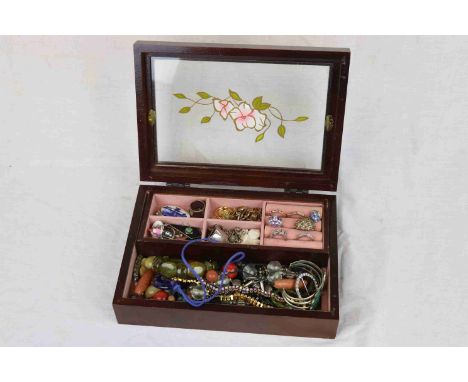 Jewellery Box containing Vintage and Fashion Jewellery including Rings, Brooches, Silver, etc