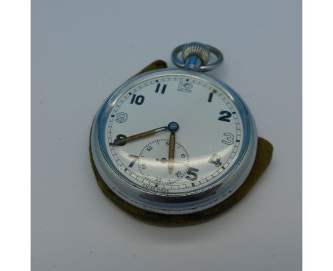 A Bravingtons military issue pocket watch, the case back marked with broad arrow and also G.S.T.P., XX, 111281, Bravingtons