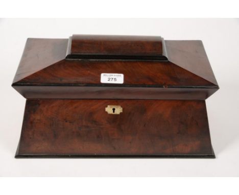 AN EARLY VICTORIAN MAHOGANY TEA CADDY WITH FITTED INTERIOR, 35CM L, LACKS RING HANDLES 