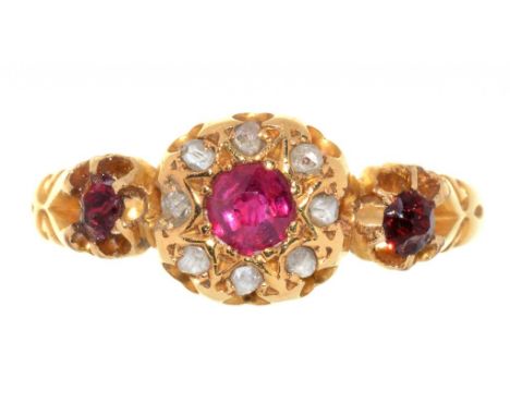 A VICTORIAN RUBY AND ROSE CUT DIAMOND RING IN 18CT GOLD, BIRMINGHAM 1899, 2.4G, SIZE M, BOXED++BUILD UP OF DIRT AND GRIME