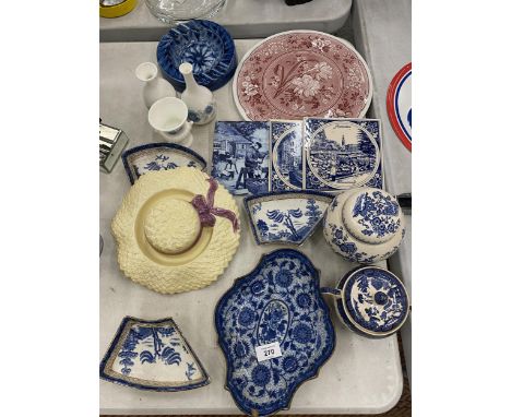 A LARGE QUANTITY OF CERAMIC ITEMS TO INCLUDE BOOTH'S 'REAL OLD WILLOW', VINTAGE BLUE AND WHITE TILES, WEDGWOOD CHINA VASES, E
